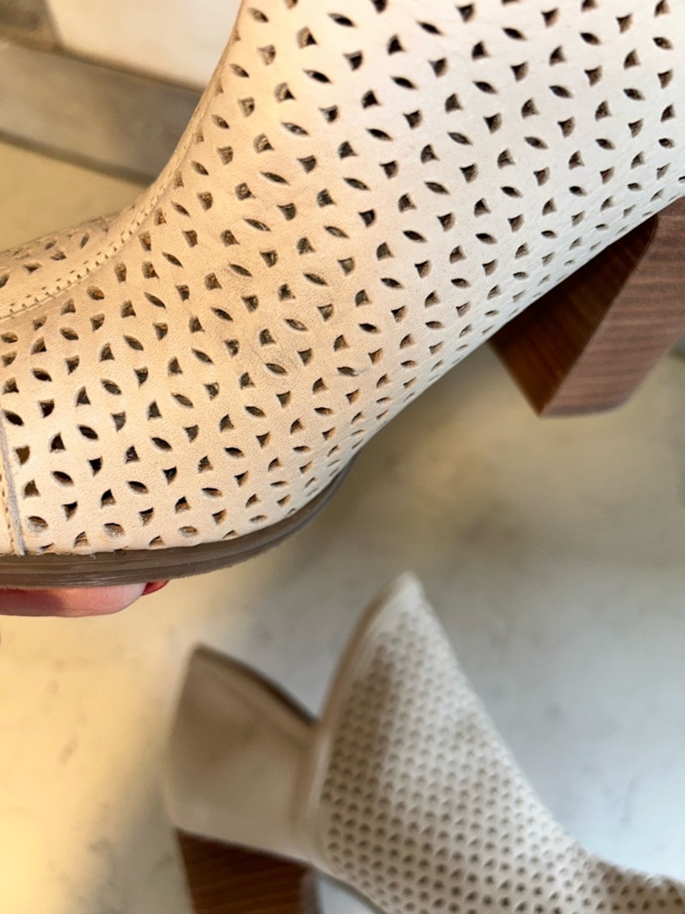 🍀Lucky Brand Ivory Leather Laser Cut Perforated Peep-Toe Block Heel Ankle Boots - Picture 15 of 15